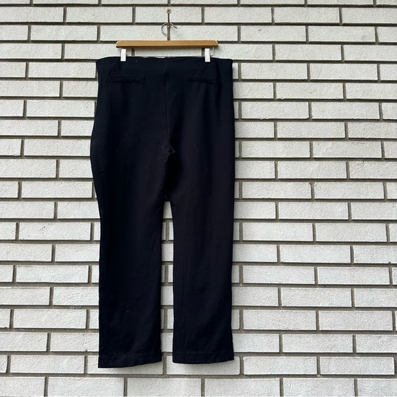Chico’s Black Lindy Side-Zip Pants Short Length Ponte Knit - Picture 9 of 15